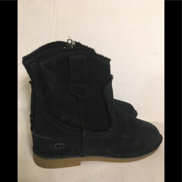 UGG Catica Black Ankle Boot - Picture 12 of 15
